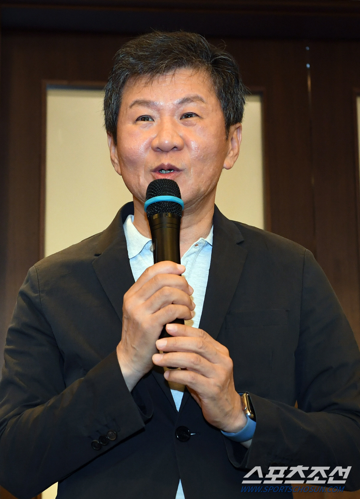 정몽규 KFA 회장, '6개월째 공석 논란' 사령탑 선임에 입장 표명 "…