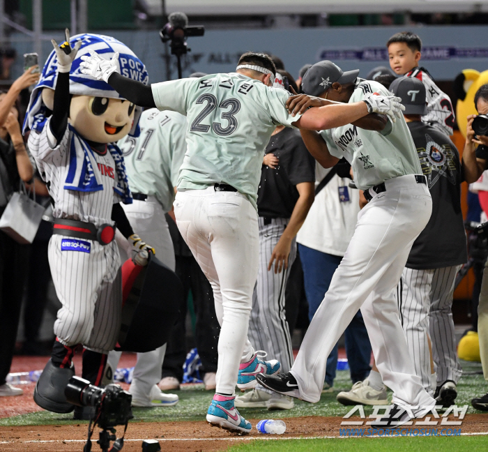 폭우 예보도 '찐팬심' 못 막았다...KBO 올스타전 3년 연속 매진![…