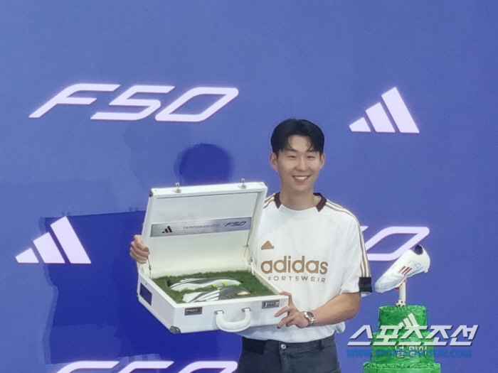 손흥민, 은퇴후 축구 관련 일 안한다…"팬들은 선수일때 나를 좋아하는 것…