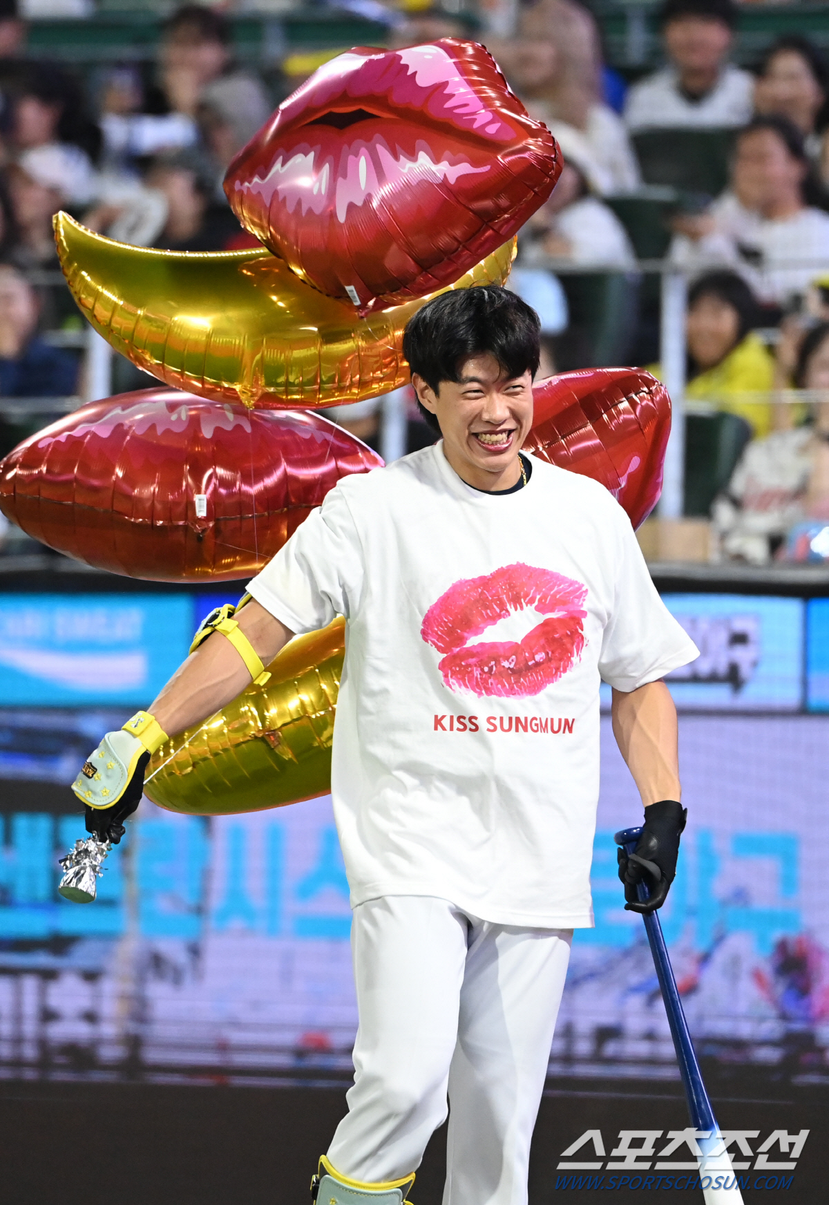 [포토] 쑥쓰러운 키스성문