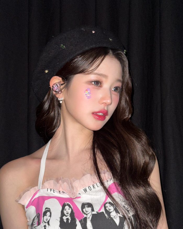 장원영, 치명적인 윙크..비현실적 인형 미모
