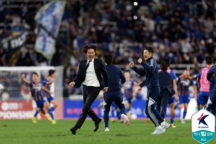 [비하인드]'입국 당일 극적 미팅→숨막히는 48시간' 韓 축구의 선택은 …