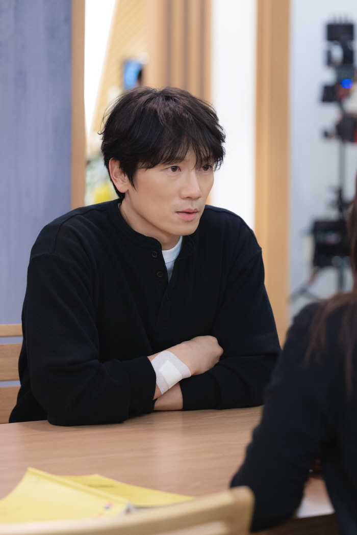 [공식] '연기 차력쇼' 지성, '커넥션'으로 대상까지 갈까 "행복했다"…