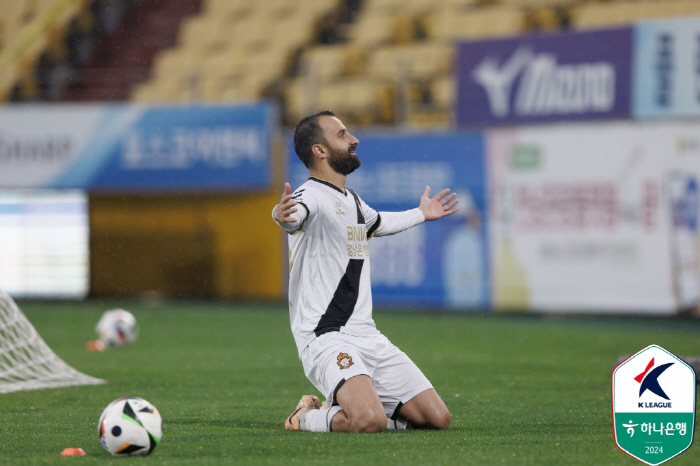 예상과 달리 최하위→연이은 영입 오피셜, 주춤한 경남FC 반전 가능할까
