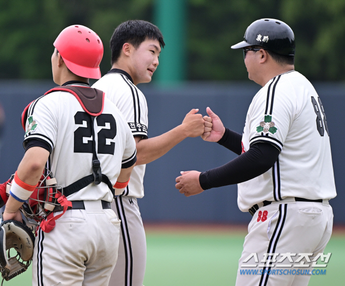 전국구 에이스 정우주의 105구 역투, 최고 구속 152km 승리 견인 …
