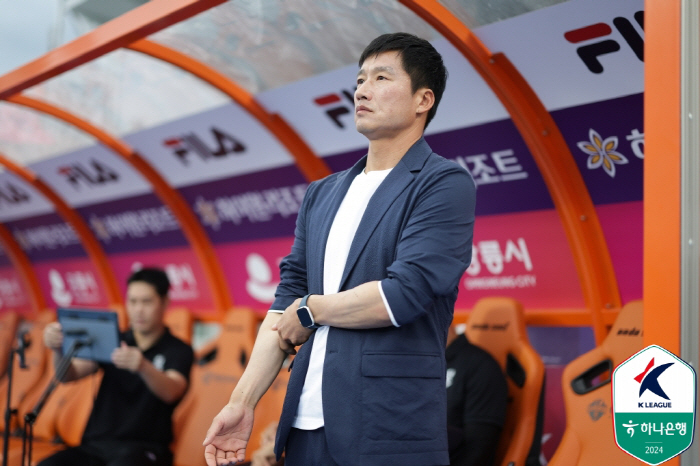 [현장인터뷰]'강원에 패' 이정효 감독 "부상자 없는 점에 위안"