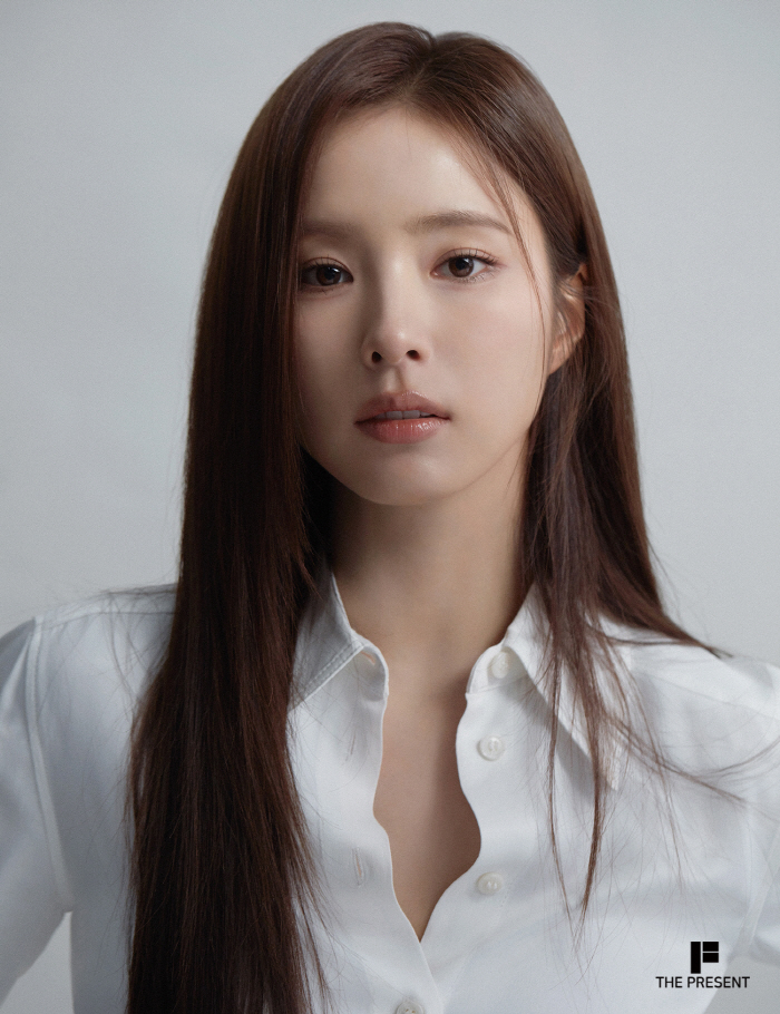 신세경, '안효섭 설립 소속사'와 전속계약…배우·유튜버 '다방면 활약' …