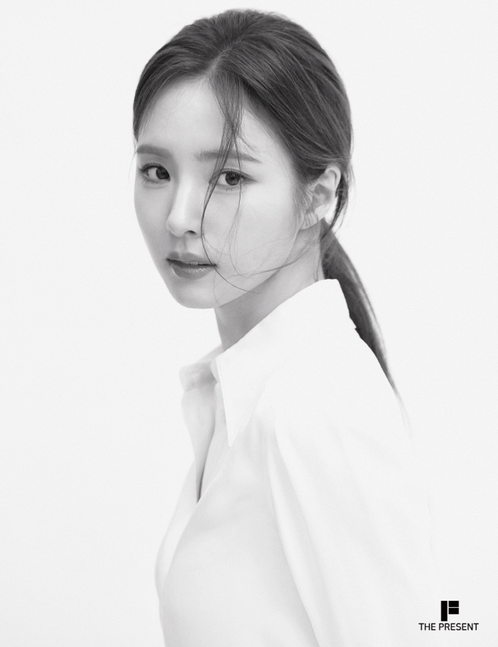 신세경, '안효섭 설립 소속사'와 전속계약…배우·유튜버 '다방면 활약' …