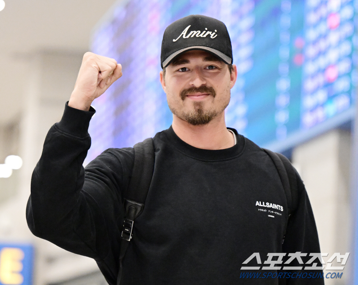 "우승하기 위해 왔다. 지금 당장 투입 OK!" 두산 새 외국인 투수 조…
