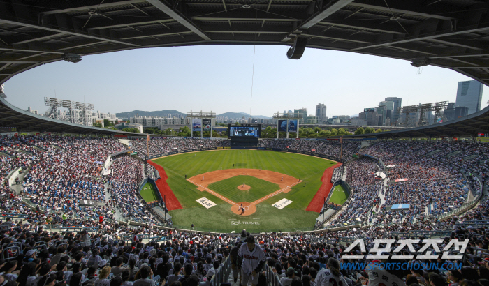 '역대급 흥행'...천만관중 향해 달릴 KBO, 장맛비 변수될까[SC초점…