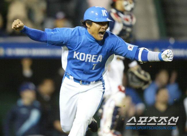 "우리 질 것 같은데요?" 후지카와, 우에하라...日 전설 총출동, 팀 …
