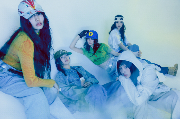 뉴진스, 美 빌보드 차트서 'Supernatural'·'How Sweet…