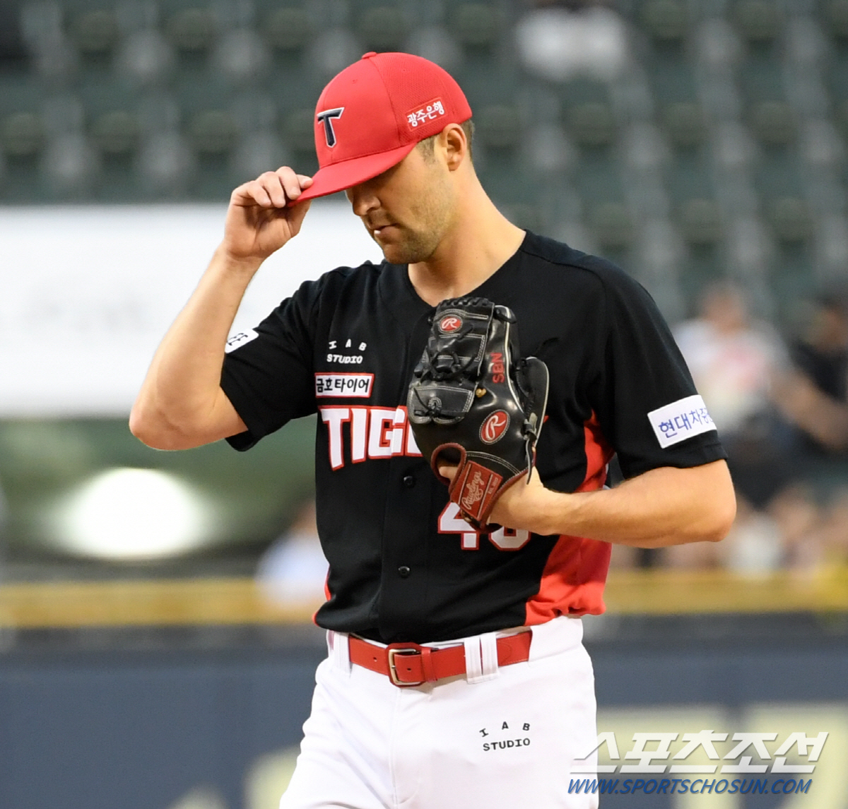 '한국 무더위에 빨리 지치나...' 초반은 완벽→ 60구 넘으면 피안타율…