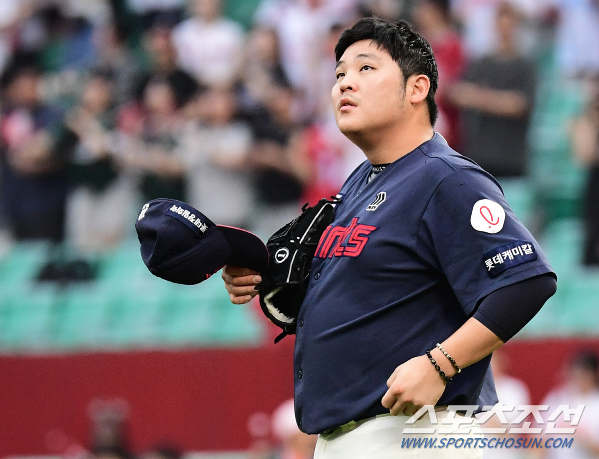 젊은팀 롯데? 20년차 베테랑도 실수한다. 그래도 사령탑의 '믿는구석' …