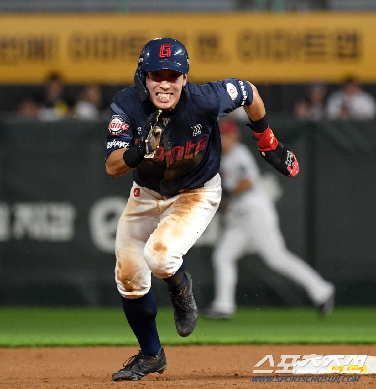 '반즈시 3연패 탈출' 인천에 울려퍼진 부산갈매기! '정훈 결승타→윤동희…