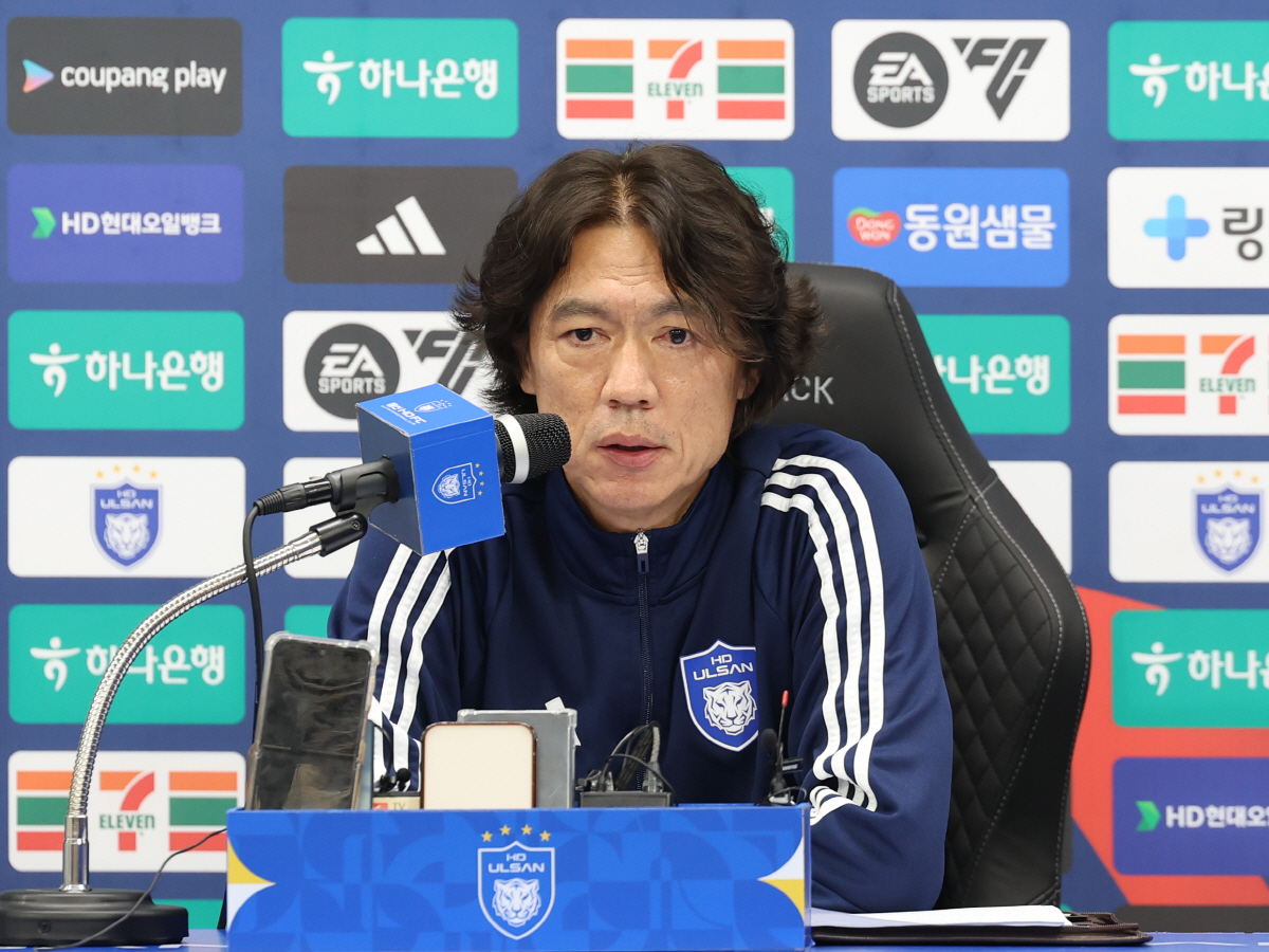 [현장인터뷰]드디어 말문 연 홍명보 감독 "정말 괴로웠고, 난도질 당한 …