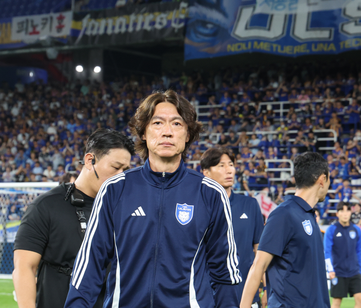 "뭔가 난도질 당하는 느낌, 이젠 나는 없다" 홍명보 감독의 한국 축구,…