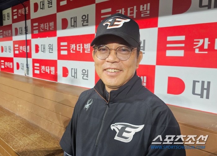 감독→단장→해설위원 경험이 말해주는 확신…"한화 투수 잠재력 분명히 터집…