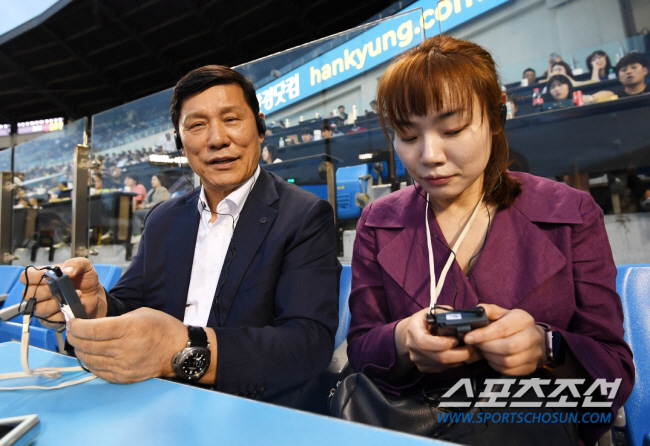 "시각장애 프로야구팬들이 다시 웃는다" 현장 실시간중계 서비스 재개