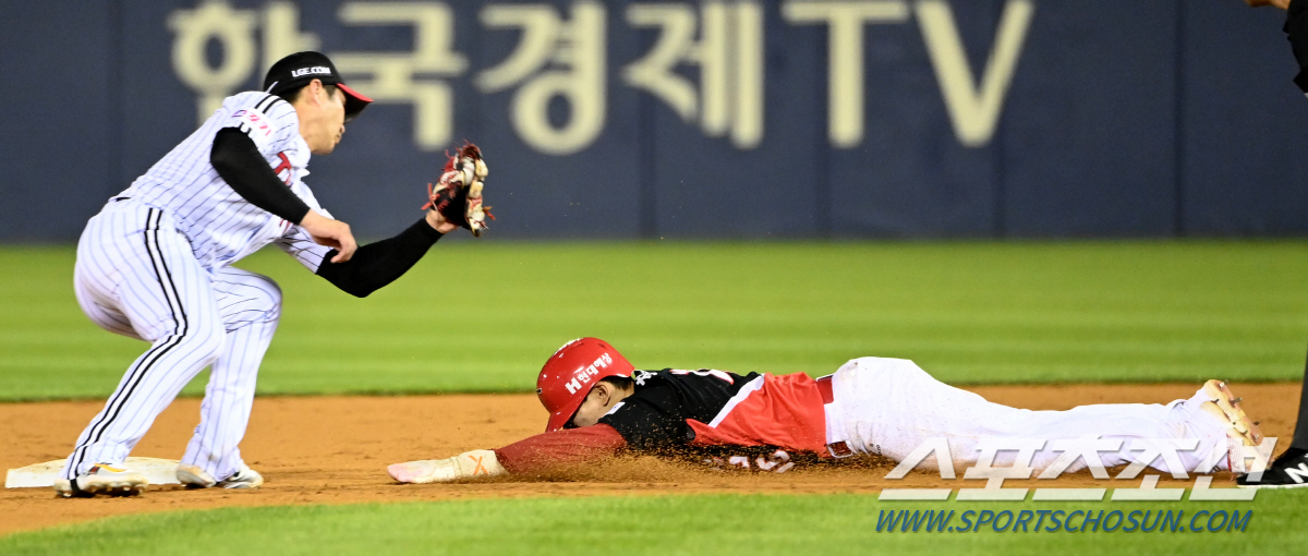 팀 6연승 기간 타율 무려 5할...9년차 전역생의 반등, 꽃감독의 '기…