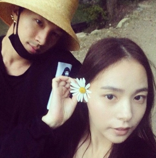 [공식]태양♥민효린 양측 '둘째 임신설' 부인 "옷 접혀, 착시현상"