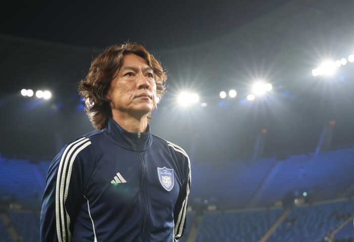 [오피셜] '빠꾸 없다' 축협, 홍명보 감독 선임 확정 → 코칭스태프 인…