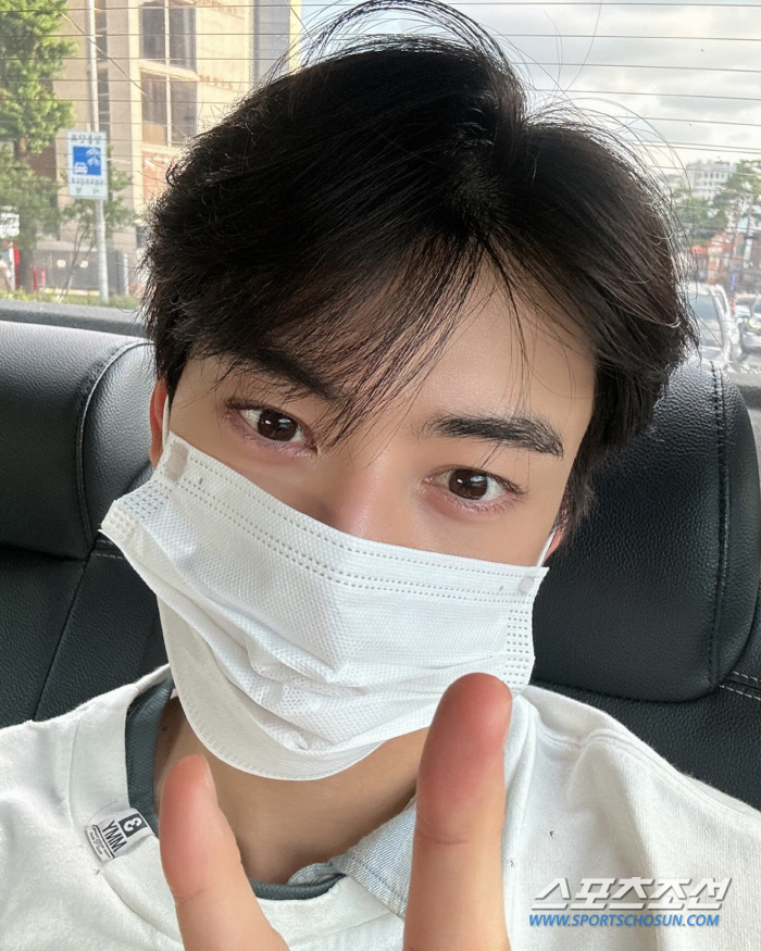 [SCin스타] 꽃 같은 남신강림! 차은우, '여신강림' 임세미 응원 나…