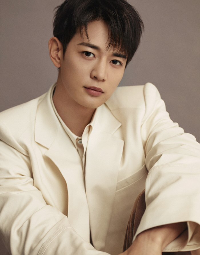 [공식] 샤이니 민호, 연극 '고도를 기다리며를 기다리며 캐스팅..데뷔 …