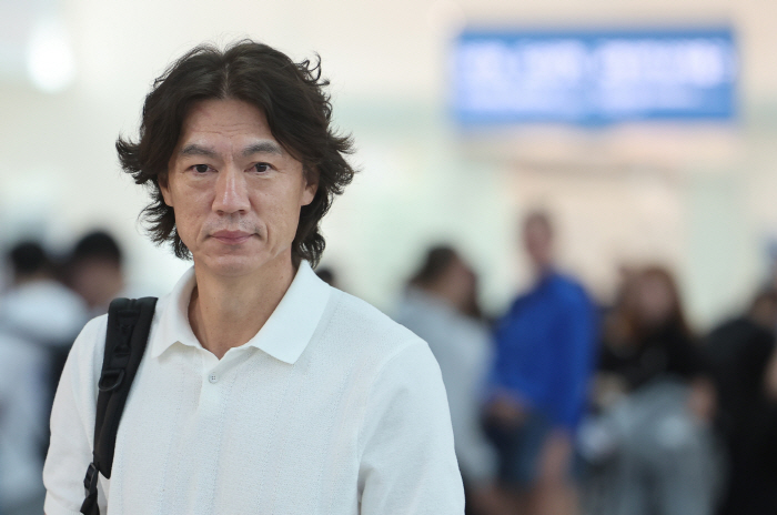 [현장 기자회견]'유럽 출국' 홍명보 A대표팀 감독 "외국인 코치 선임,…