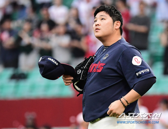 어느덧 꼴찌까지 단 한걸음…'무너진 수비→연속 역전패→7월 1승6패' 롯…