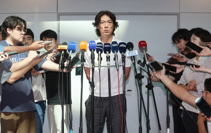"코치 면담→기회되면 유럽파도 만난다" 홍명보와 '캡틴' 손흥민, 10년…