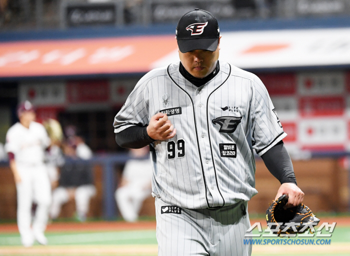 류현진이 강조하던 필수품, '피치클락 전제조건' 드디어 KBO 상륙...…