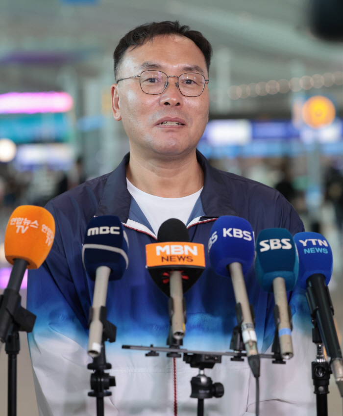 수영 黃金세대 결전지 파리 출국...이정훈 총감독"메달3개 목표" ...…