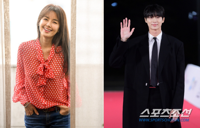 [SC이슈] 신애라 "변우석 잘될 줄 알았다, 축하 메시지에 '어무이'라…