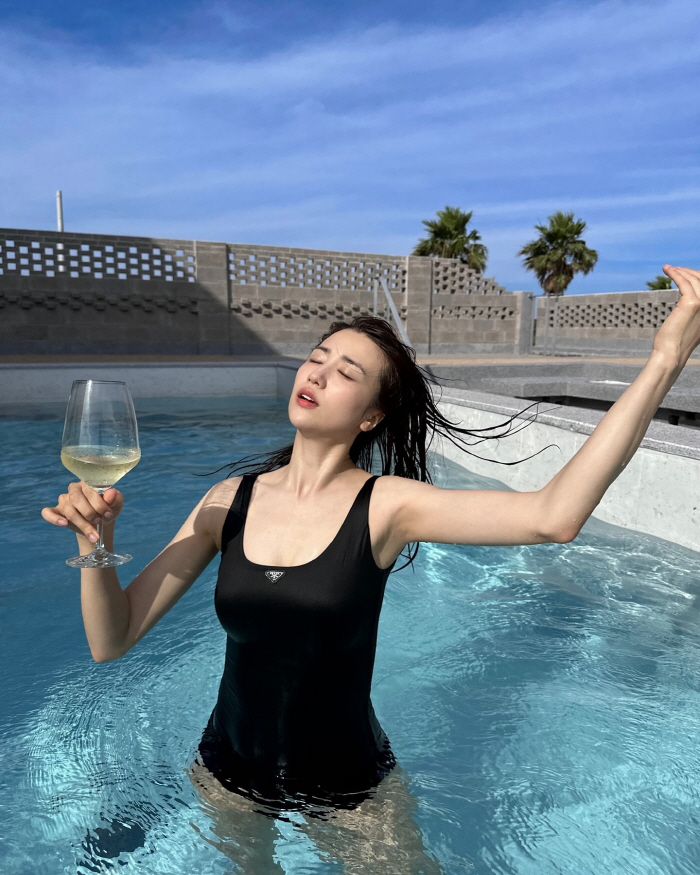 '류수영♥' 박하선, 명품 수영복보다 눈에 띄는 '날씬 몸매'