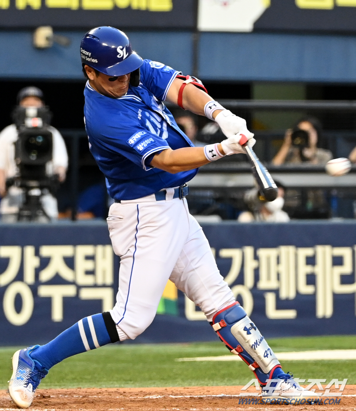 "집에서 좋은 걸 먹었나..." 후반기 타율 .588, 39세 베테랑 포…