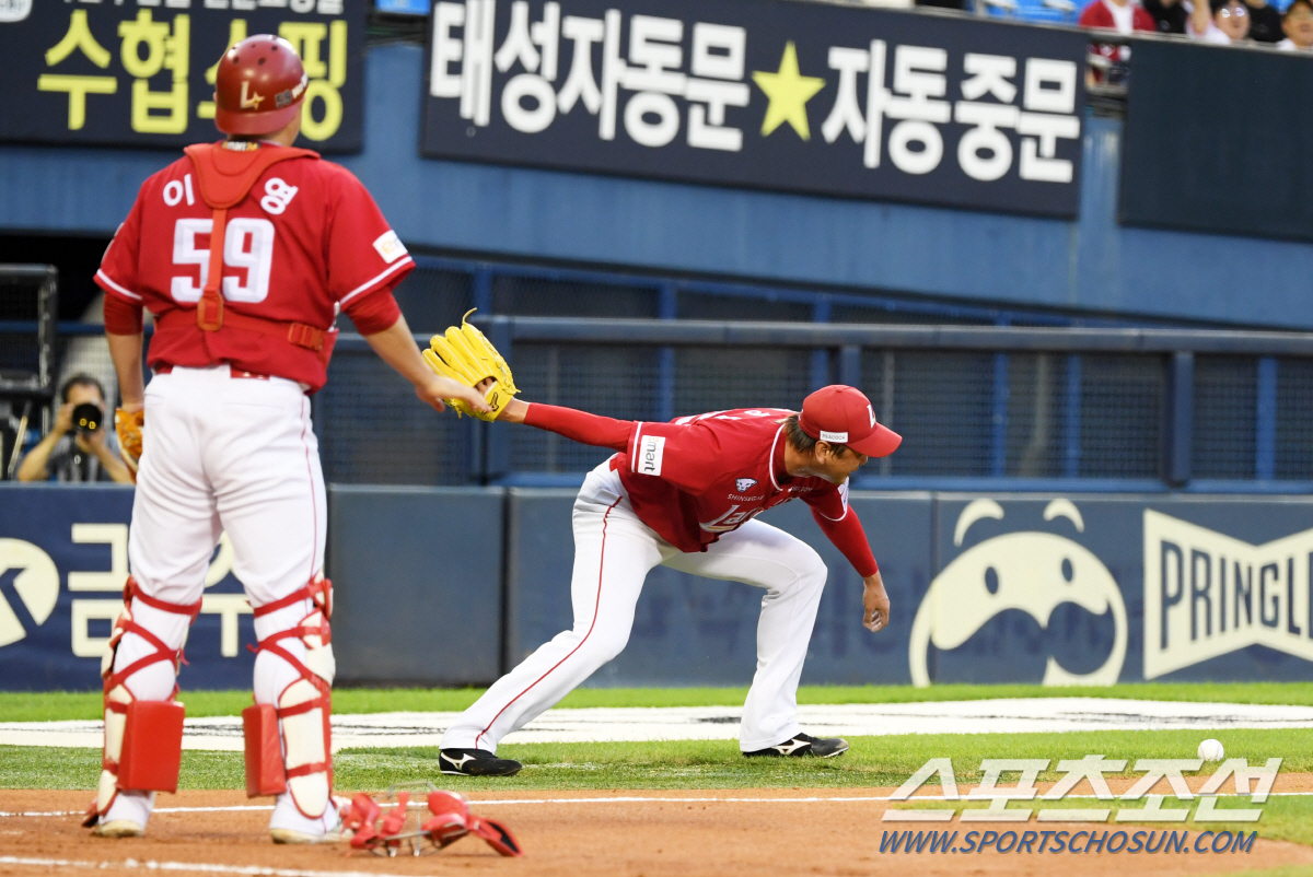 'LG만 만나면 작아지네' 9년 만에 8실점 조기 강판...김광현에게 악…