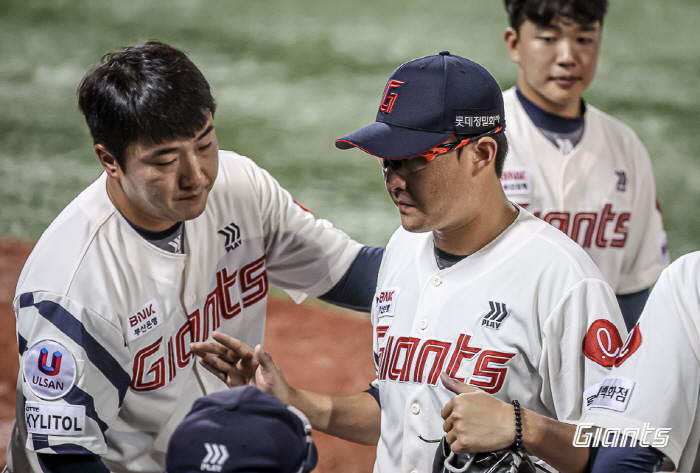 "1회만 넘기면 되는데…" 7이닝 21명 삭제→폭풍 9K에도 웃지 못한 …