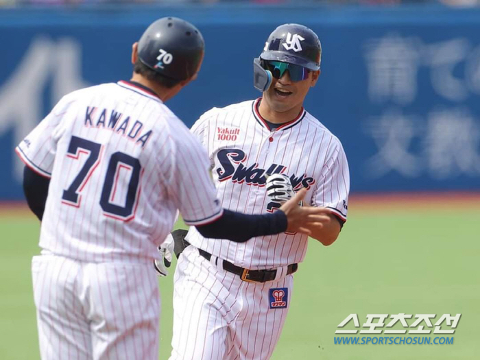 41세 최형우는 펄펄 나는데…200안타 두차례 42세 아오키는 타율 0.…