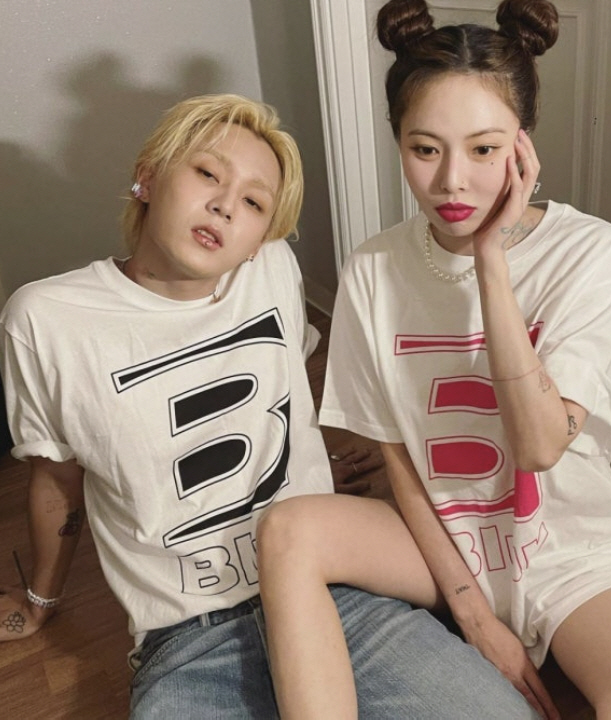 [SC이슈] 현아, ♥용준형 결혼 앞두고 추억라이팅 끝…던 사진 지웠다