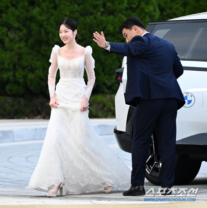 [제3회 BSA] 장다아, 작정한 노출? 동생 장원영과는 또 다른 매력