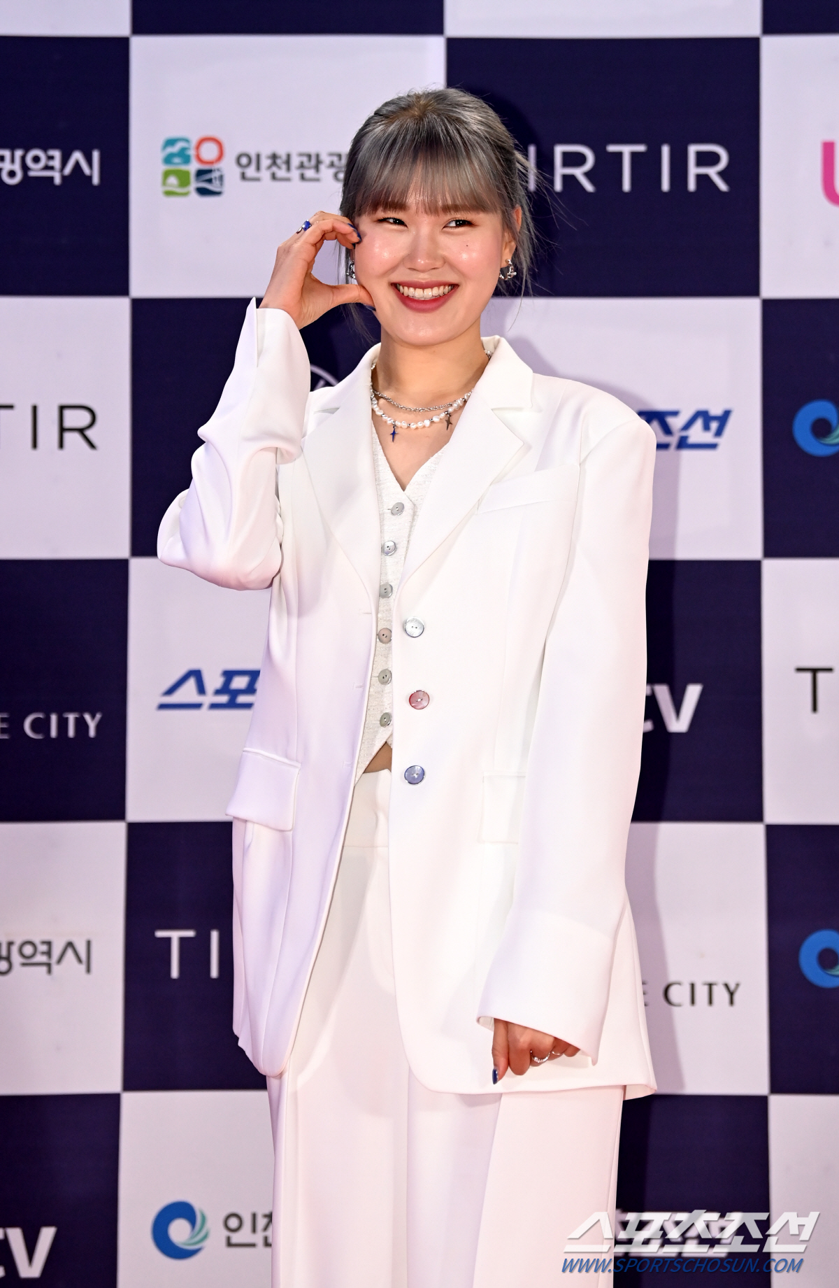 [포토] 엄지윤, 예능대세의 볼하트
