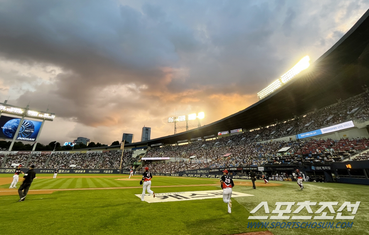 '장마 걷힌 불금' LG 14번째, 대구 13번째, 대전 34번째 매진.…