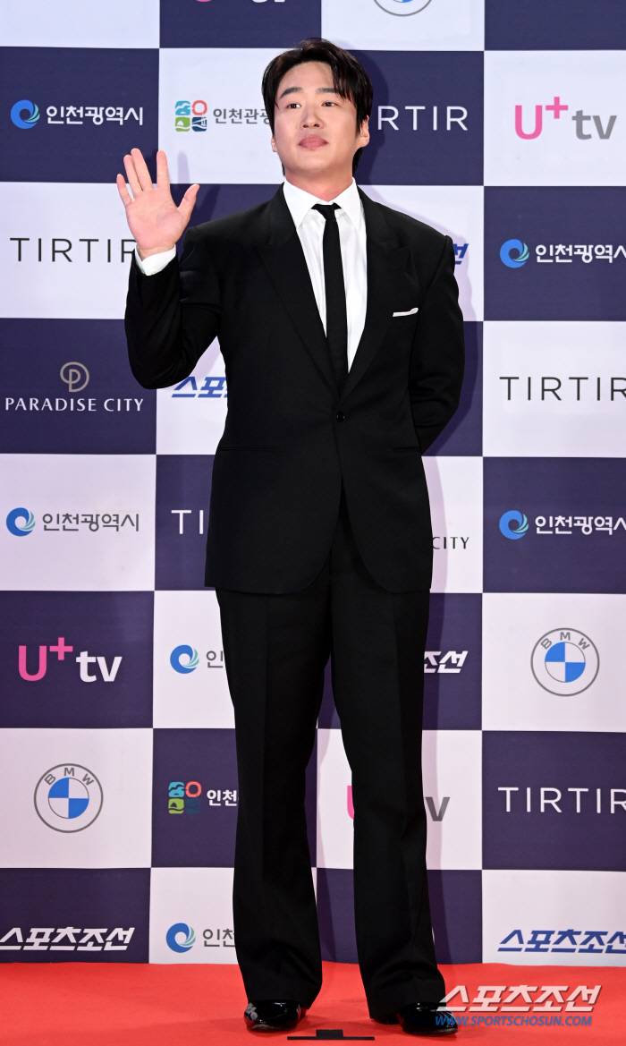 [포토] 안재홍, 수트도 멋지네