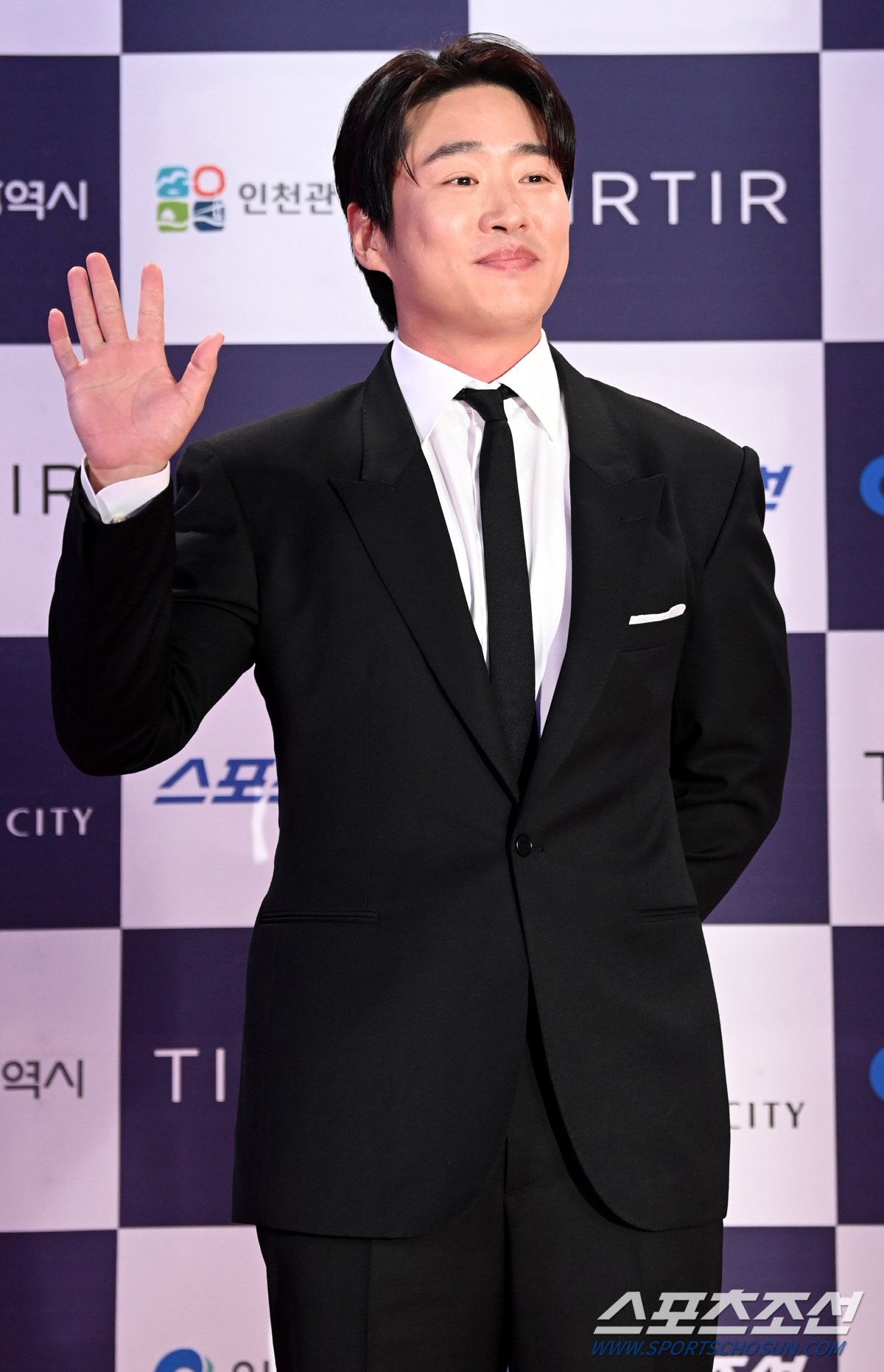 [포토] 안재홍, 손인사도 훈훈