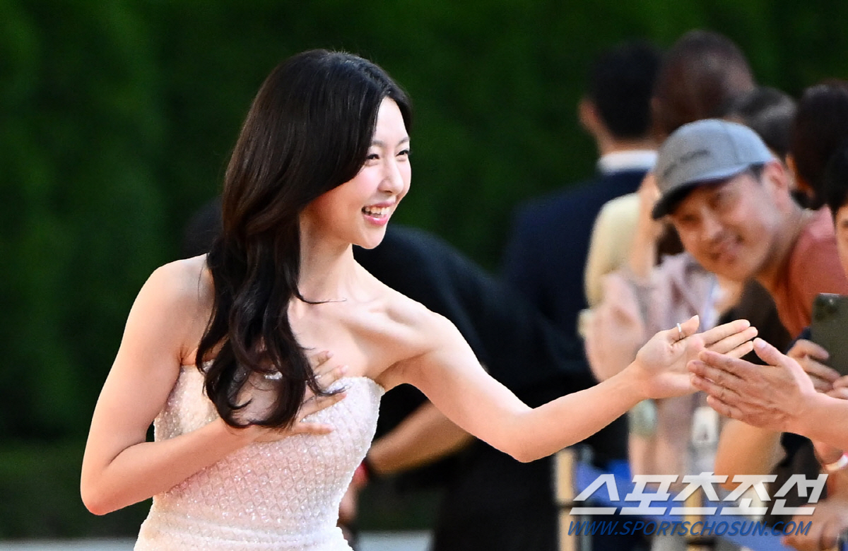 [포토] 주현영 '하이파이브'