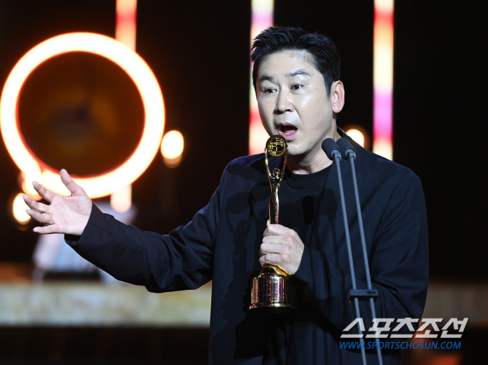 [제3회 BSA] 신동엽, 남자예능인상 "'SNL'은 내 아이덴티티"