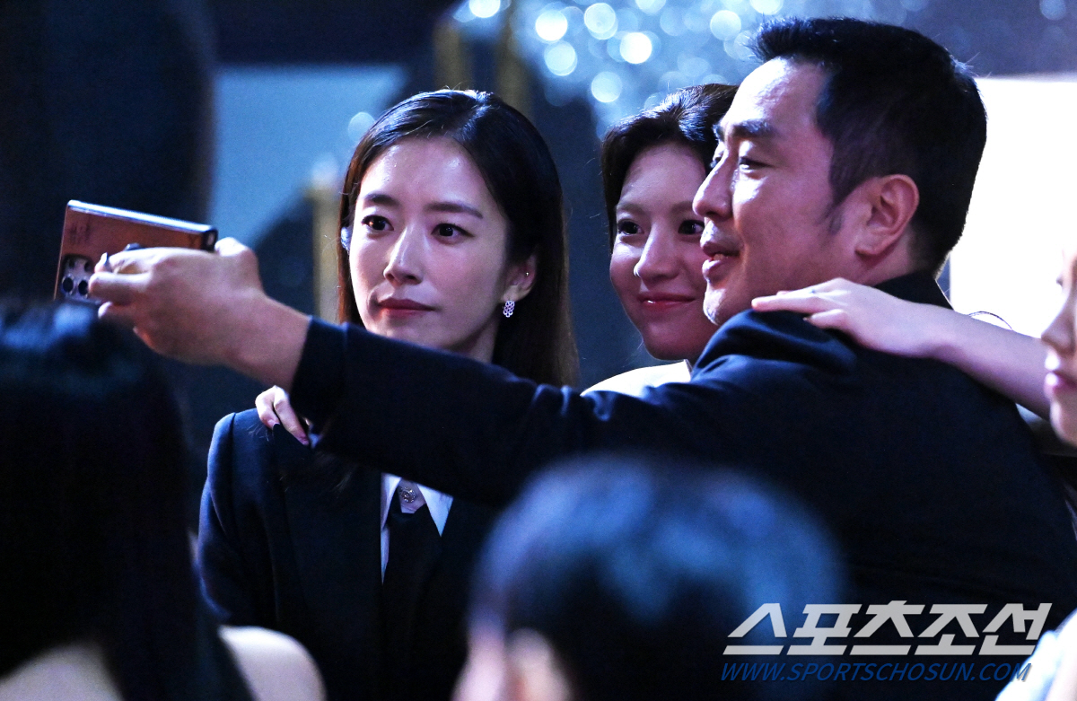 [포토] 류승룡 고윤정 곽선영, 우리는 '무빙' 가족