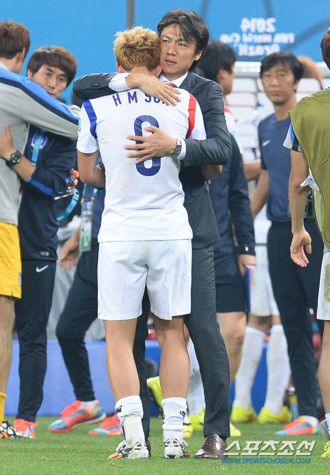 '10년 만의 재회' 홍명보 감독, '캡틴' 손흥민과 런던서 다시 만났다…