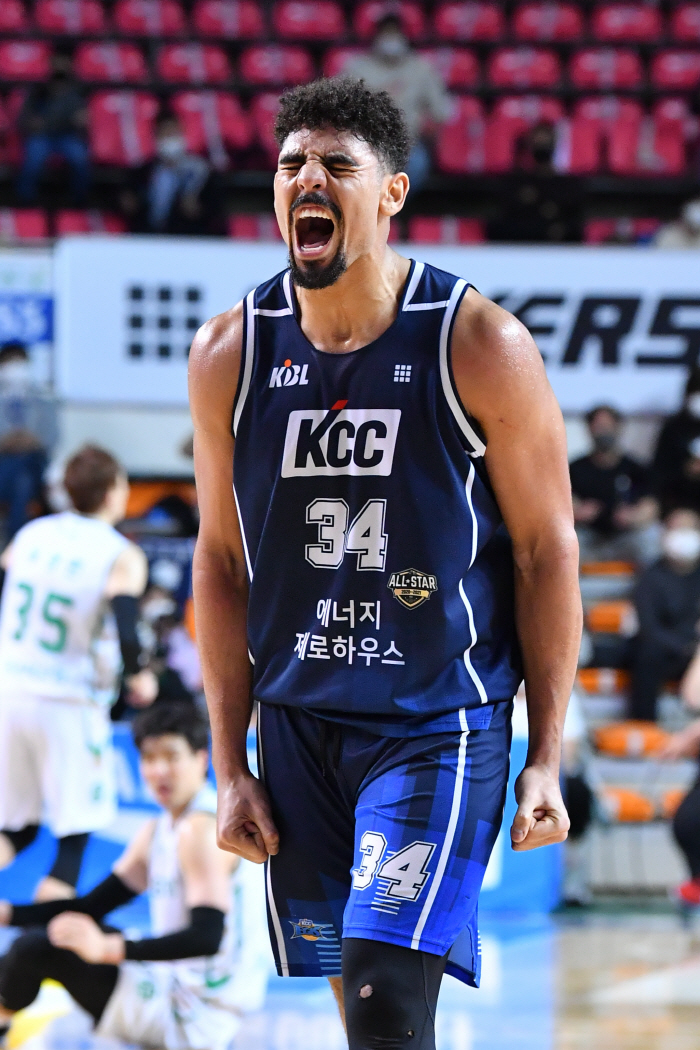 [단독]'추억의 괴물용병'타일러 데이비스, KCC 재입단한다…NBA 역대…